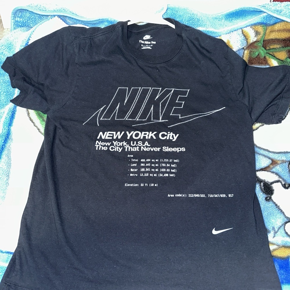 Black Nike Shirt (Medium)